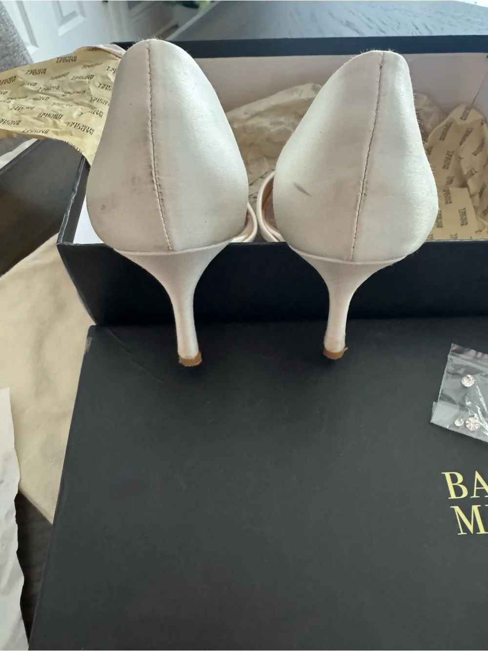 Badgley Mischka Lacie Ivory Satin Crystal Peep Toe Heels Size 7.5M w/ Box